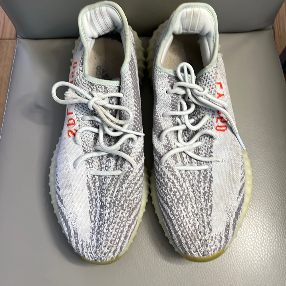 Adidas Yeezy Boost V2 blue tint